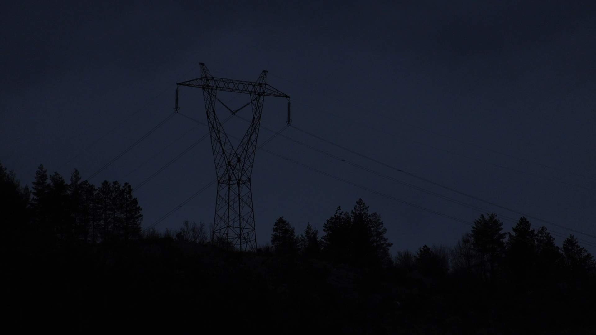 Solarni paneli ispred kuća u selu - Bo&scaron;njački povratnici kod Foče bez struje duže od tri decenije nakon rata